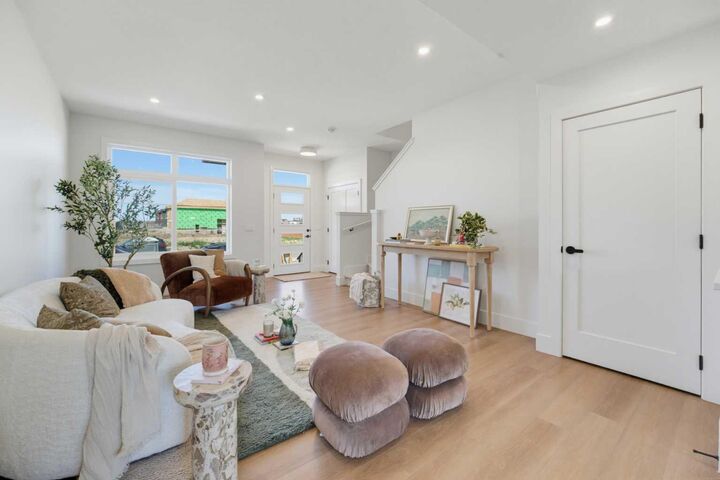 Property Photo: 425 Clydesdale Avenue AB T4C 3L8