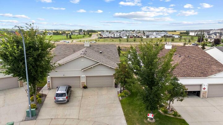 Property Photo:  4512 71 Street Close  AB T4V 5B4 