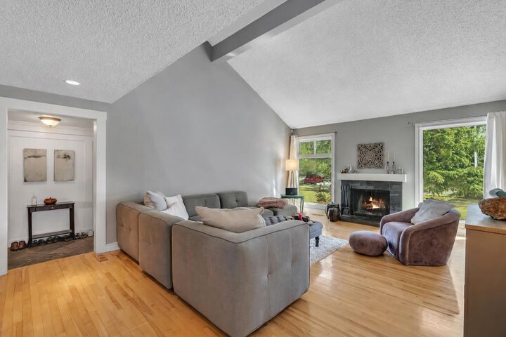 Property Photo:  12 Oakvale Place SW  AB T2V 1H4 
