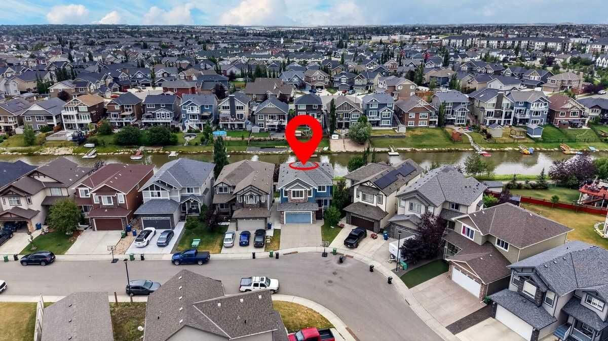 Property Photo:  1846 Baywater Street SW  AB T4B 0A8 