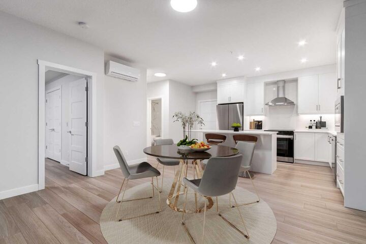 Property Photo: 2117 81 Street SW 2113 AB T3H 6H5