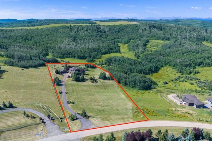 55 Red Willow Crescent W — photo 1