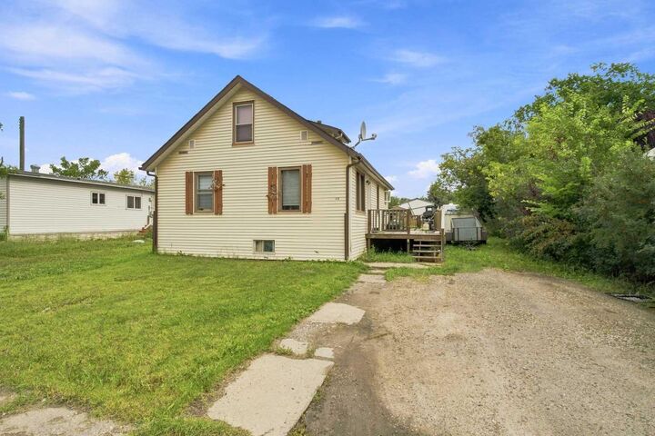 918 3 Avenue — photo 1