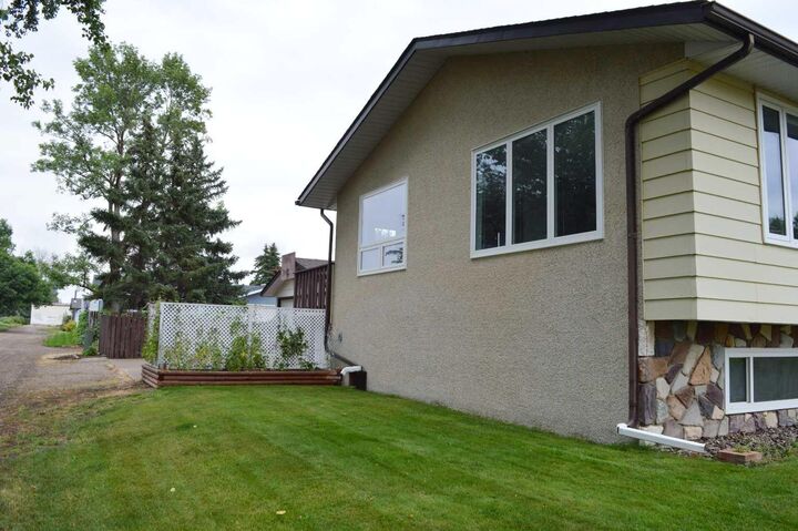 Property Photo: 2319 Porter Place SE AB T1B 1E4