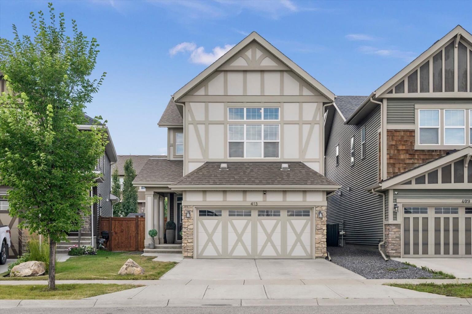 Property Photo: 413 Kings Heights Drive SE AB T4A 0S2
