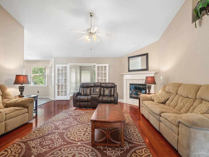 Property Photo:  2647 Barefoot Creek Cir  FL 32566 