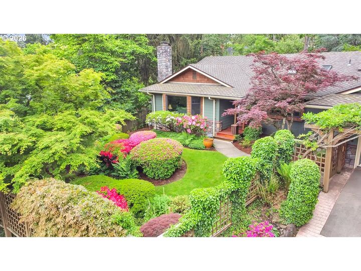 Property Photo:  2620 W 22nd Ave  OR 97405 