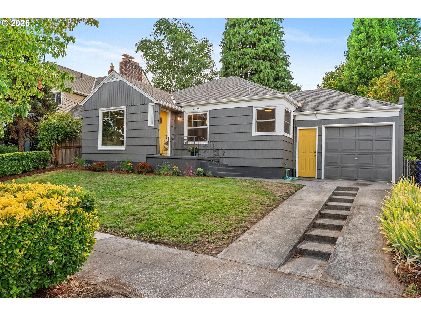 Property Photo:  4325 NE 24th Ave  OR 97211 