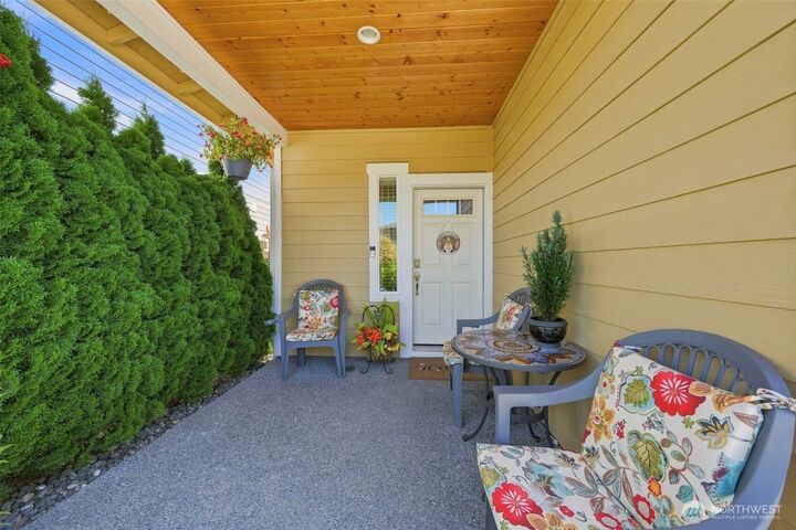 Property Photo:  613  Stacey Place  WA 98284 