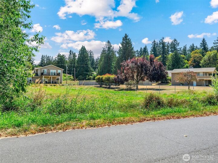 Property Photo:  4929 NE Hemlock Lane  WA 98340 