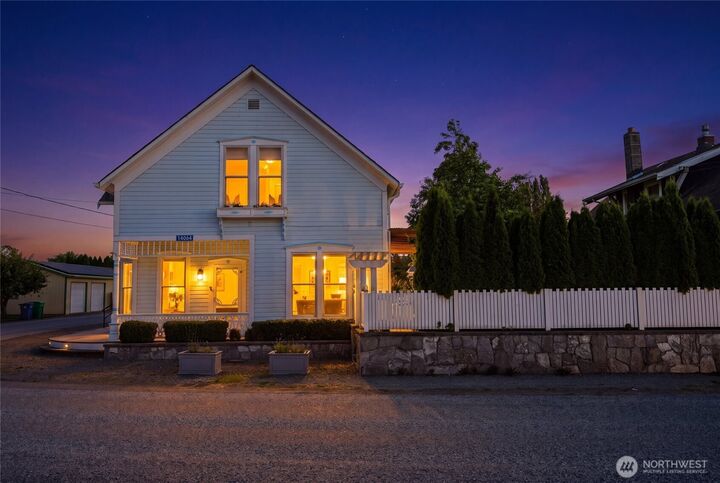 Property Photo: 14064 Mactaggart Avenue WA 98232