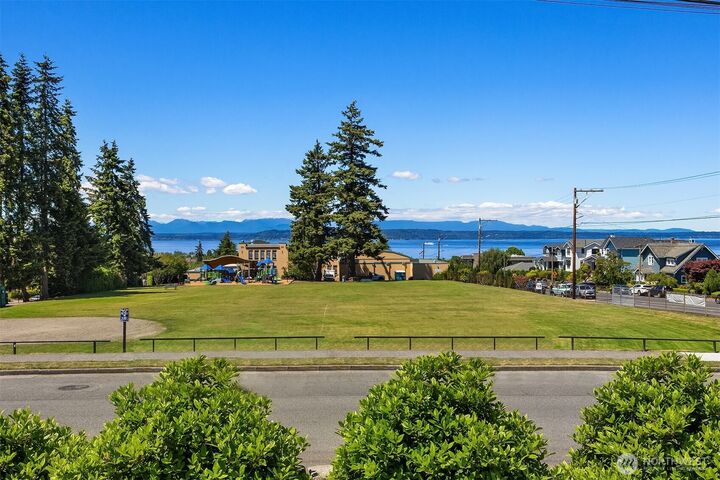 Property Photo:  103  8th Avenue S  WA 98020 
