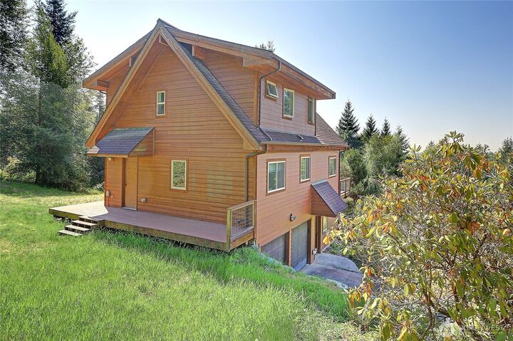 Property Photo: 3441 Woodcrest Lane WA 98284