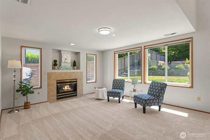 Property Photo: 4916 123rd Street SE WA 98208
