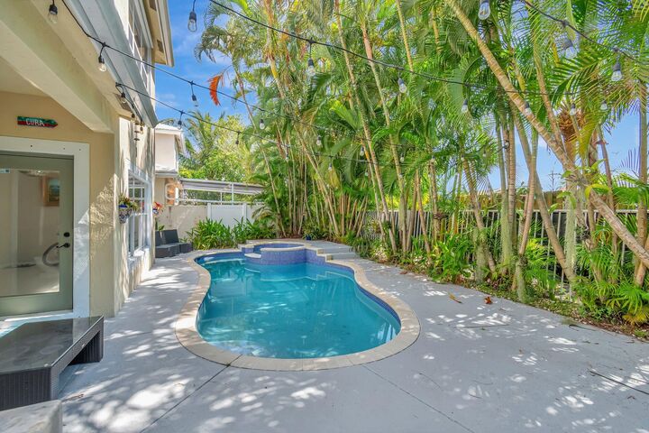 Property Photo: 6788 Hendry Drive FL 33463