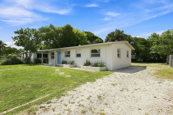 Property Photo: 1629 NW 15th Court FL 33311