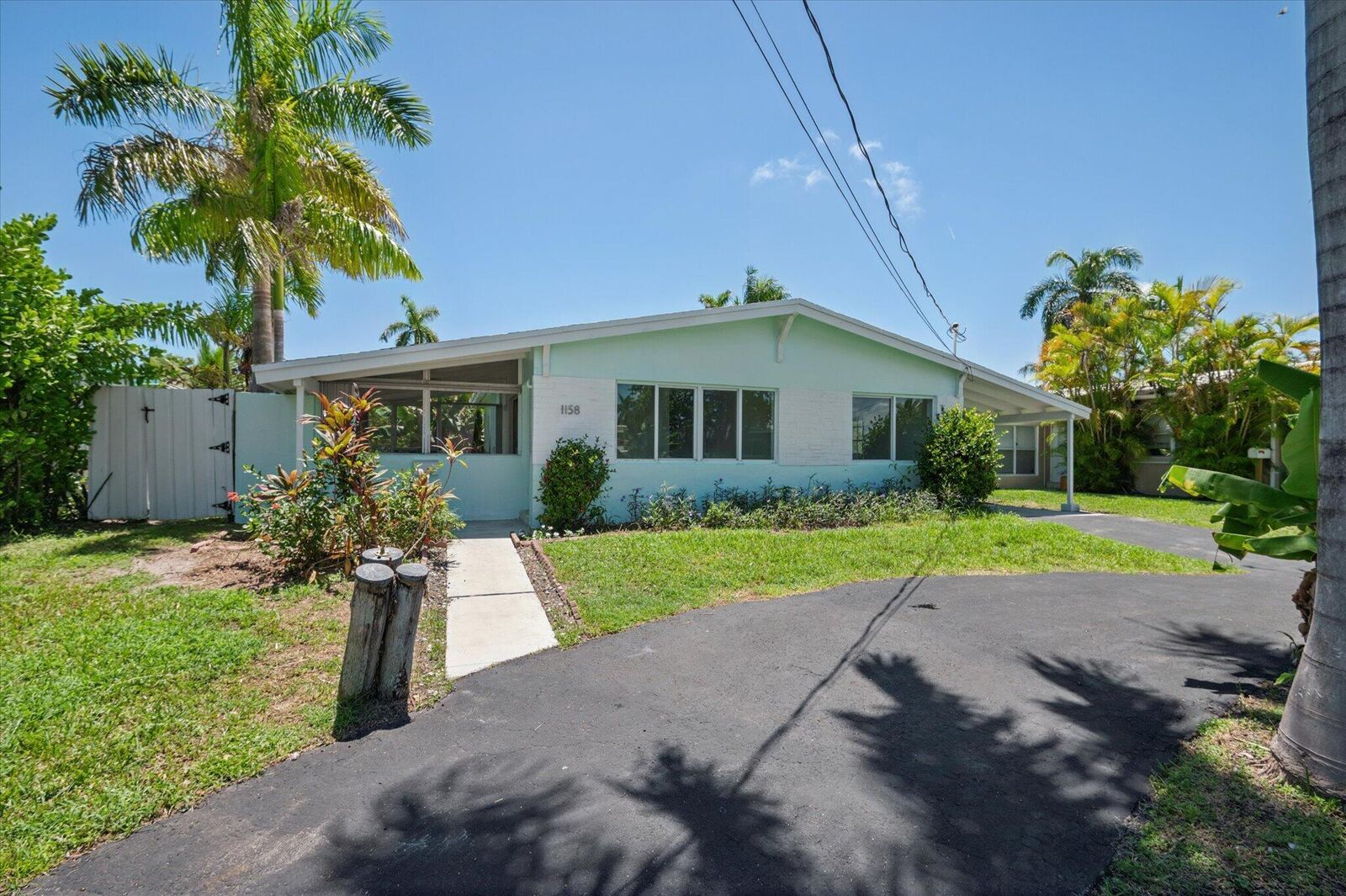 Property Photo: 1158 Grant Street FL 33019