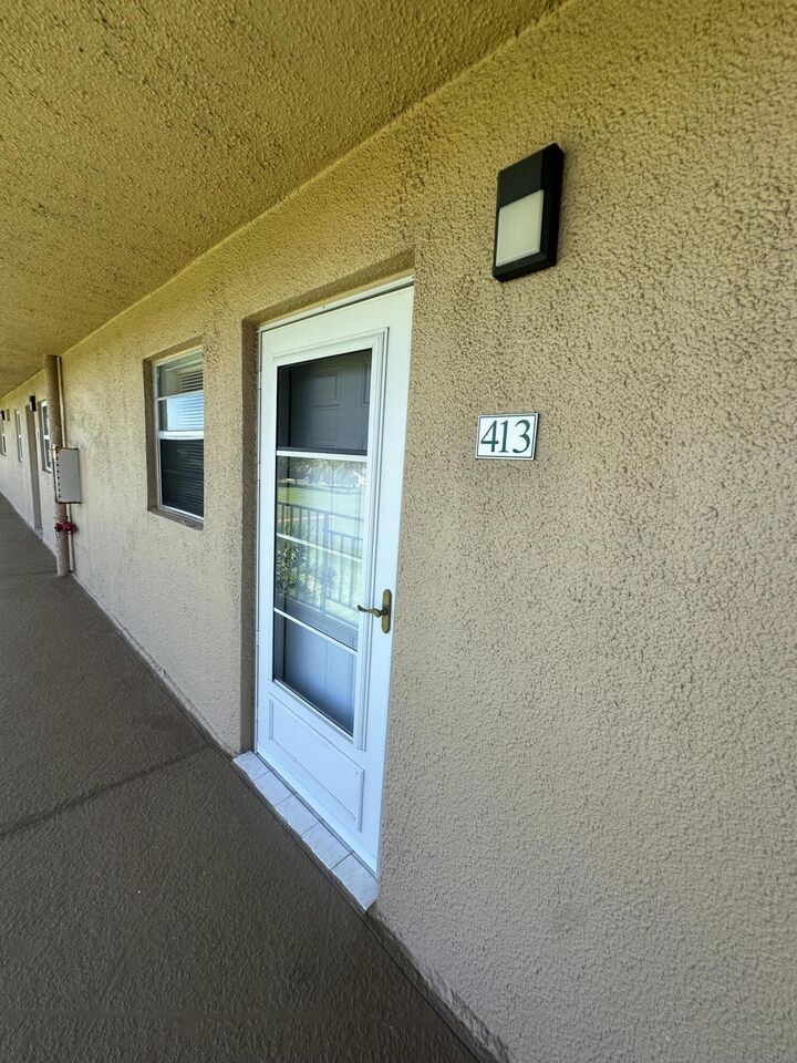 Property Photo: 2600 NE 1st Lane 413 FL 33435