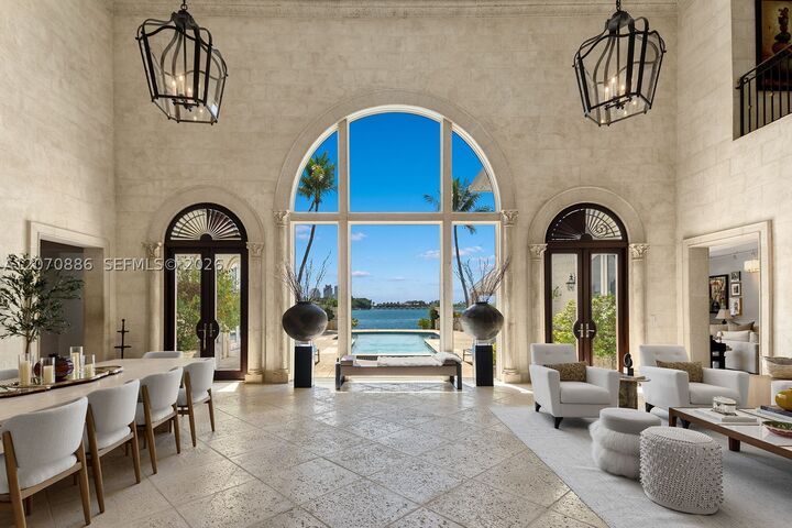 Property Photo: 4 Palm Ave FL 33139