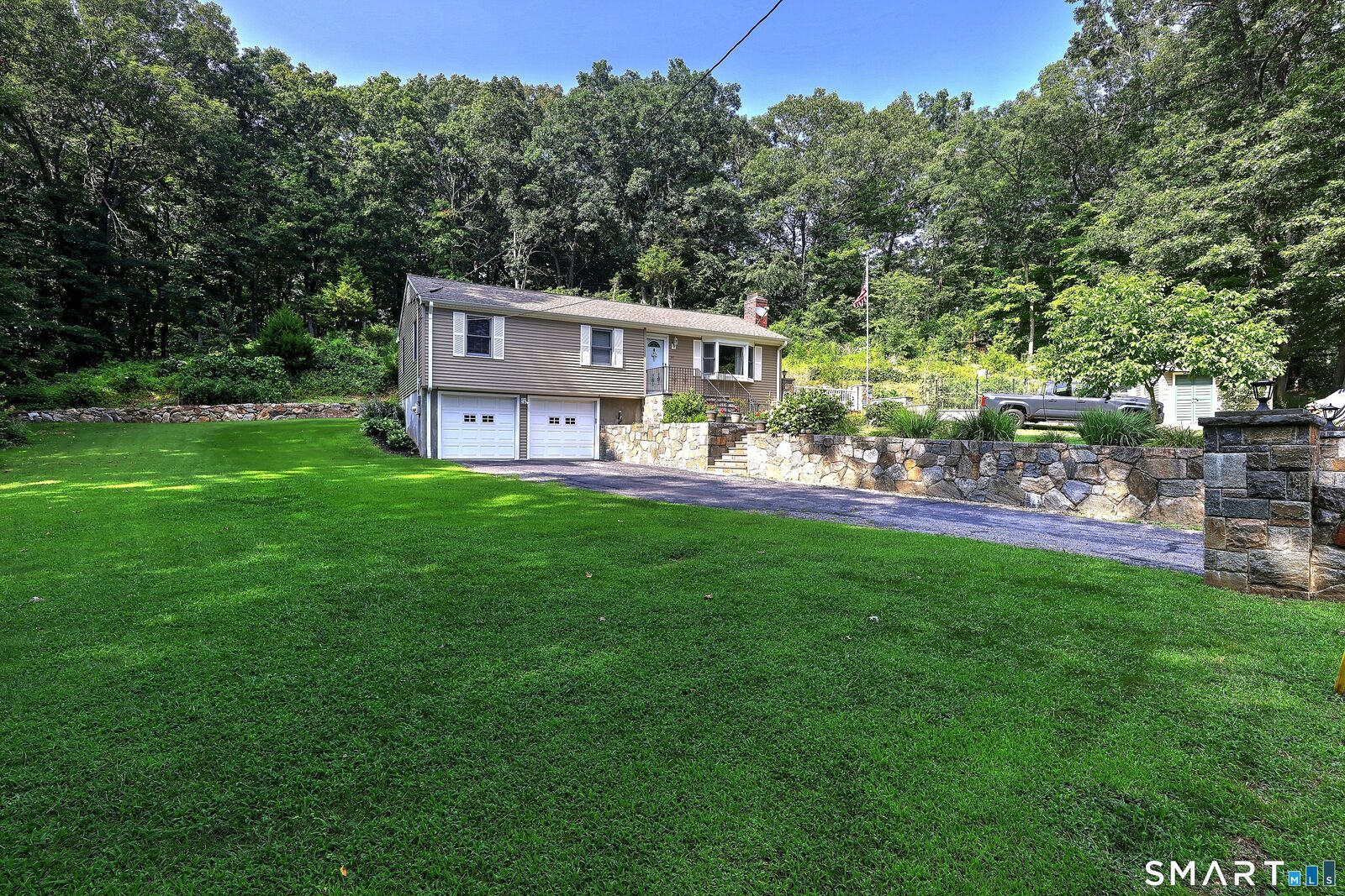 Property Photo: 315 Buddington Road CT 06484