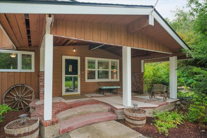 Property Photo:  9522 N Wall St  WA 99218 