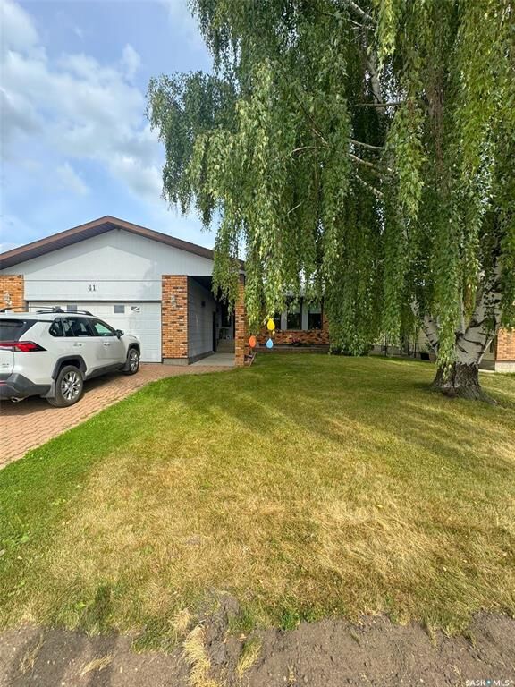 41 Biggs Crescent — photo 1