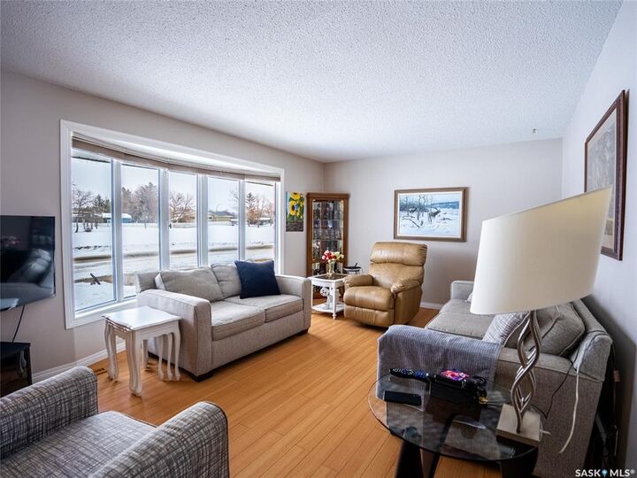 Property Photo: 15 Dickinson Crescent SK S4R 7K6