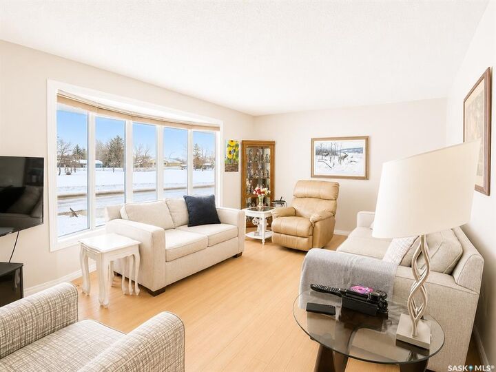 Property Photo: 15 Dickinson Crescent SK S4R 7K6
