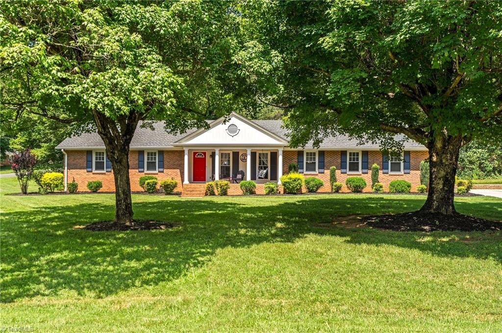 Property Photo: 140 Spicewood Lane NC 28147