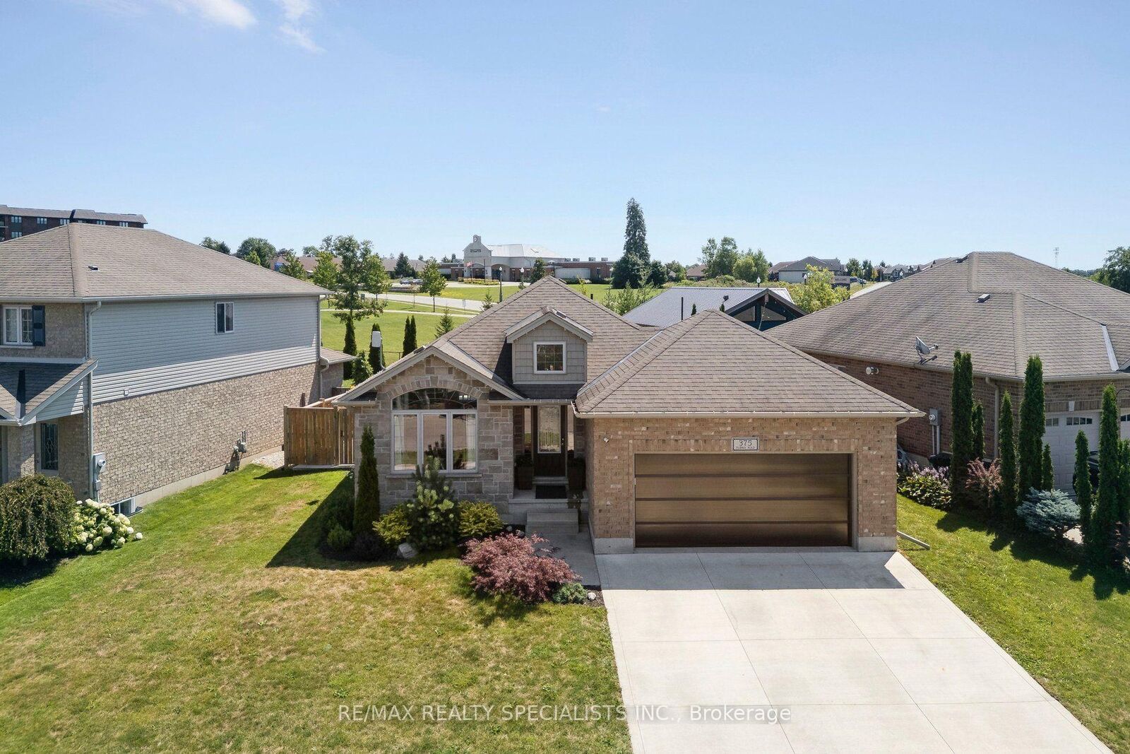 Property Photo:  375 Fairway Road  ON N4T 0E1 