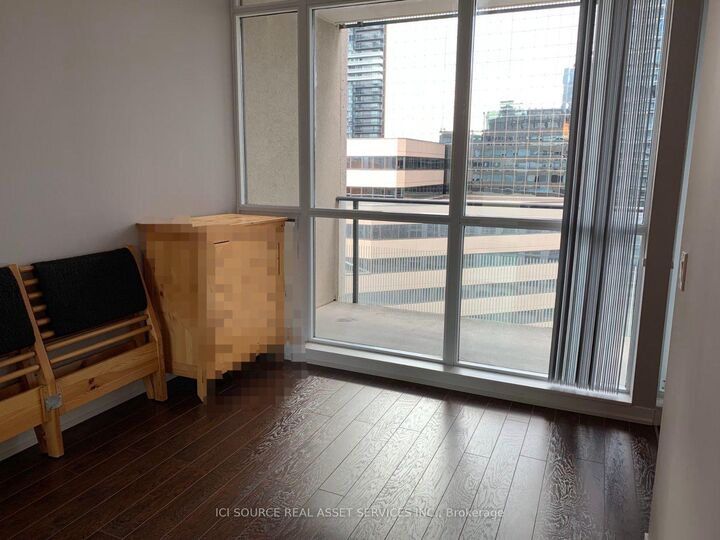 Property Photo: 770 Bay Street 902 (Shared Unit) ON M5G 0A6