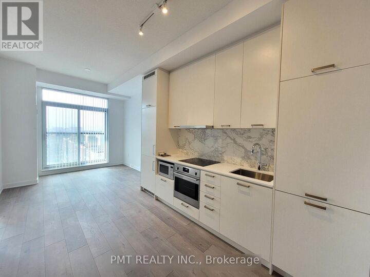 Property Photo: 38 Honeycrisp Crescent 508 ON L4K 0M8