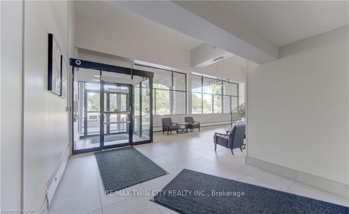 24 Midland Drive 403 — photo 1