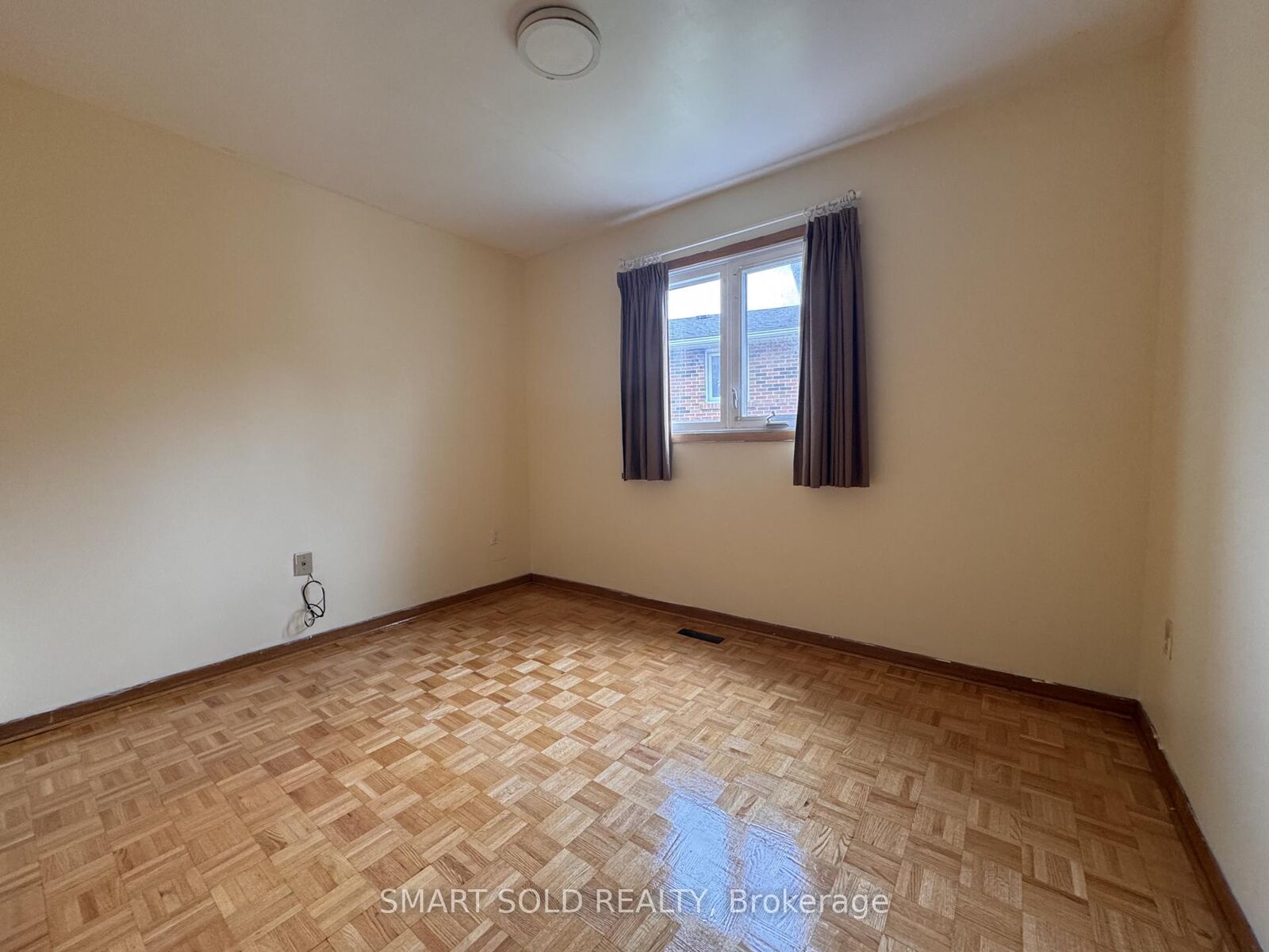 Property Photo: 243 Shawnee Circle ON M2H 2Y3