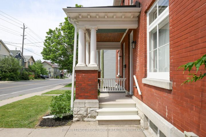 181 Montreal Street — photo 1