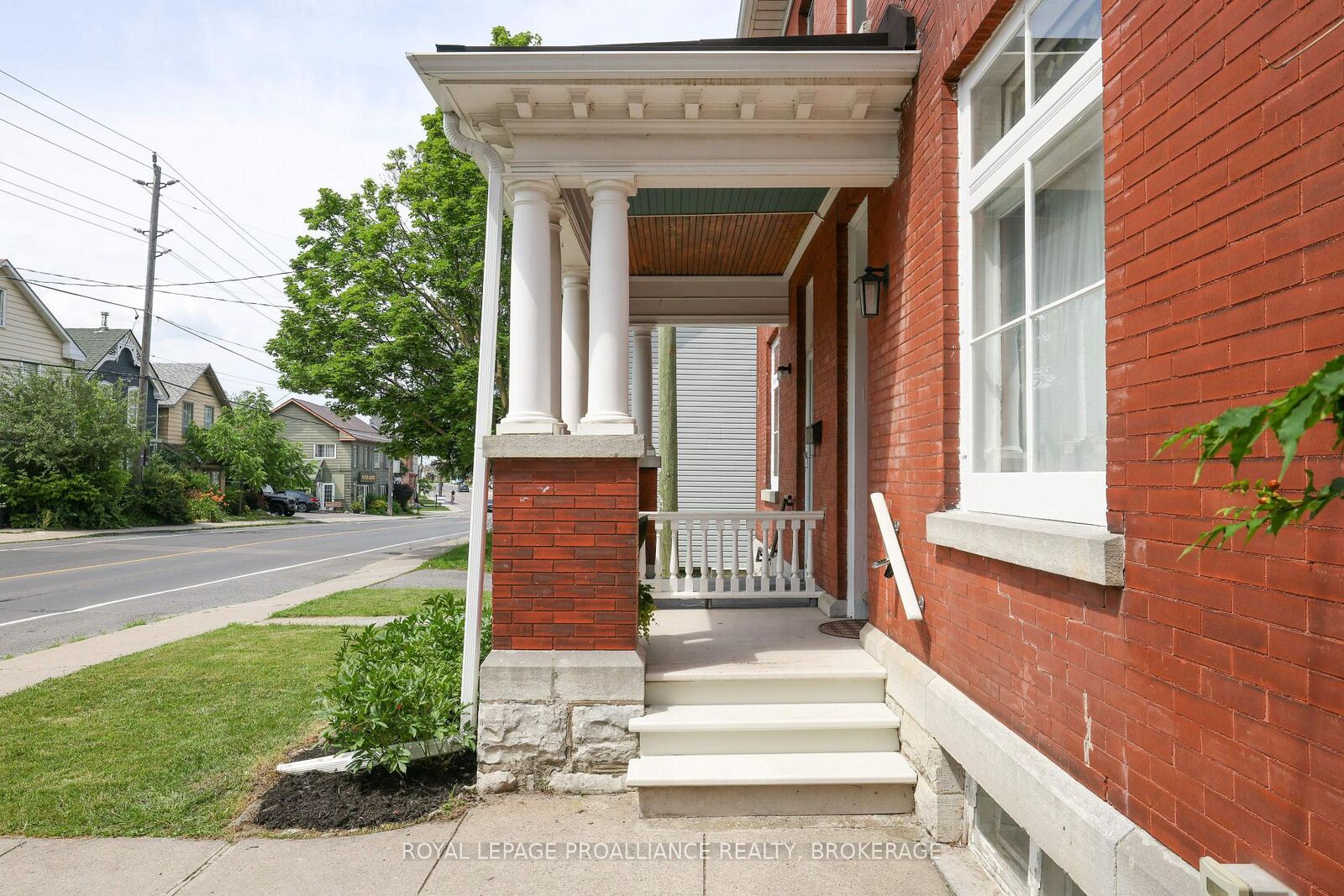 Property Photo: 181 Montreal Street ON K7K 3G3