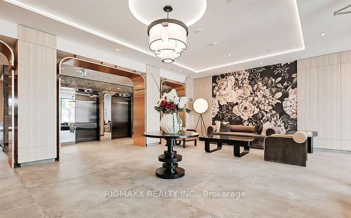 Property Photo: 556 Marlee Avenue W 521 ON M6B 0B1