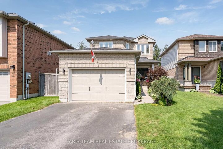 Property Photo: 4 Bluegrass Drive ON L4N 9N6