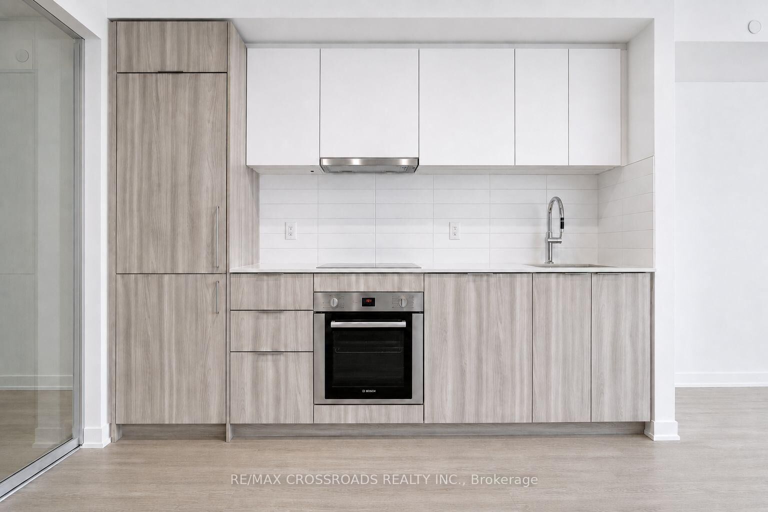 Property Photo:  15 David Salomon Drive 1503  ON M3C 1E7 