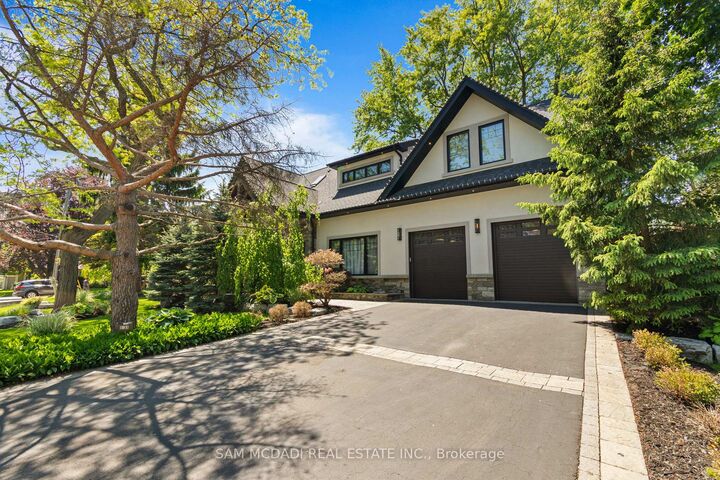 Property Photo: 1031 Welwyn Drive ON L5J 3J2