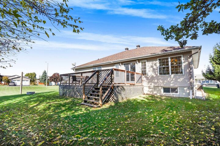 Property Photo: 40 Lori Lane ON K0C 2H0