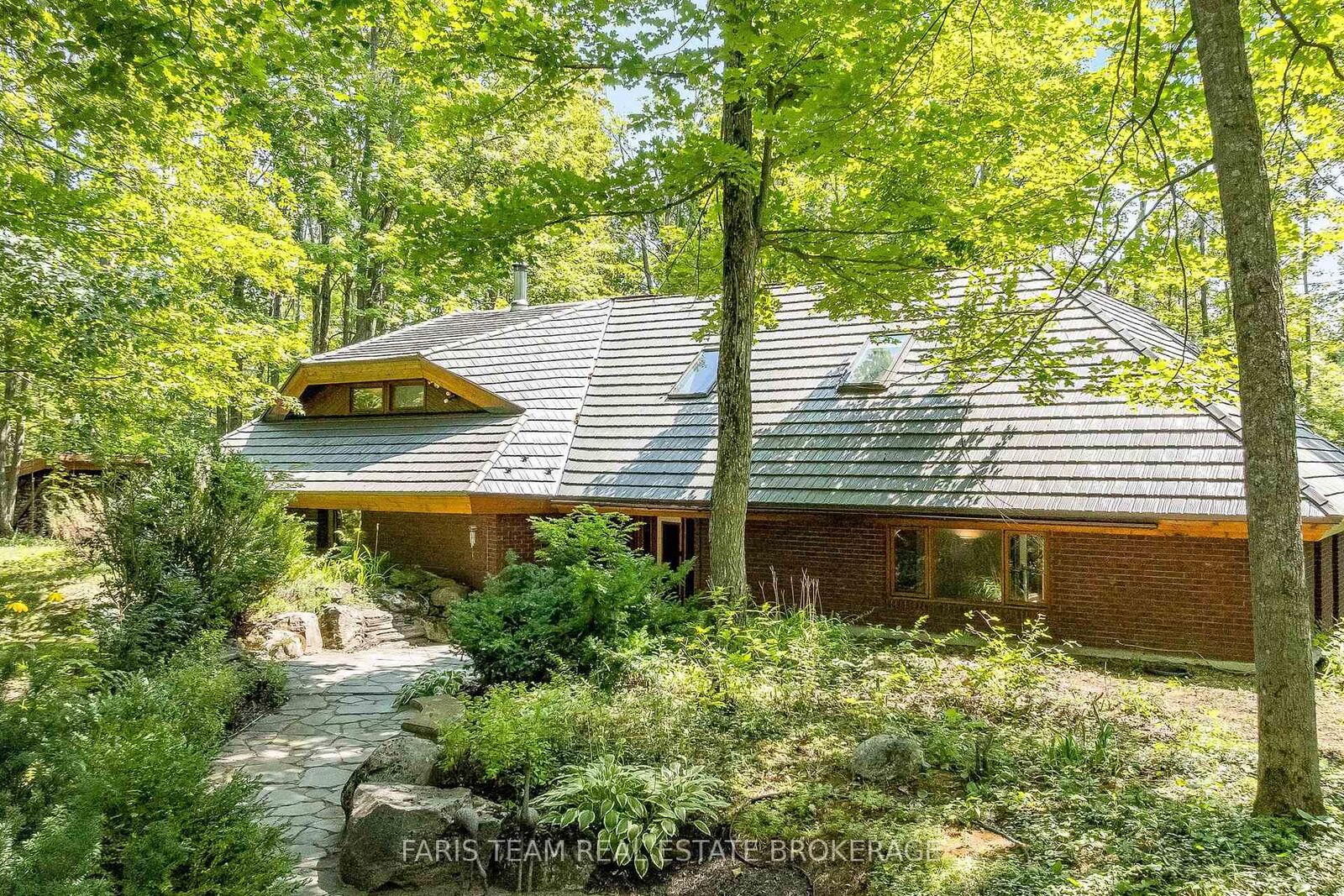 Property Photo: 15 Scottdale Drive ON L0L 1T0