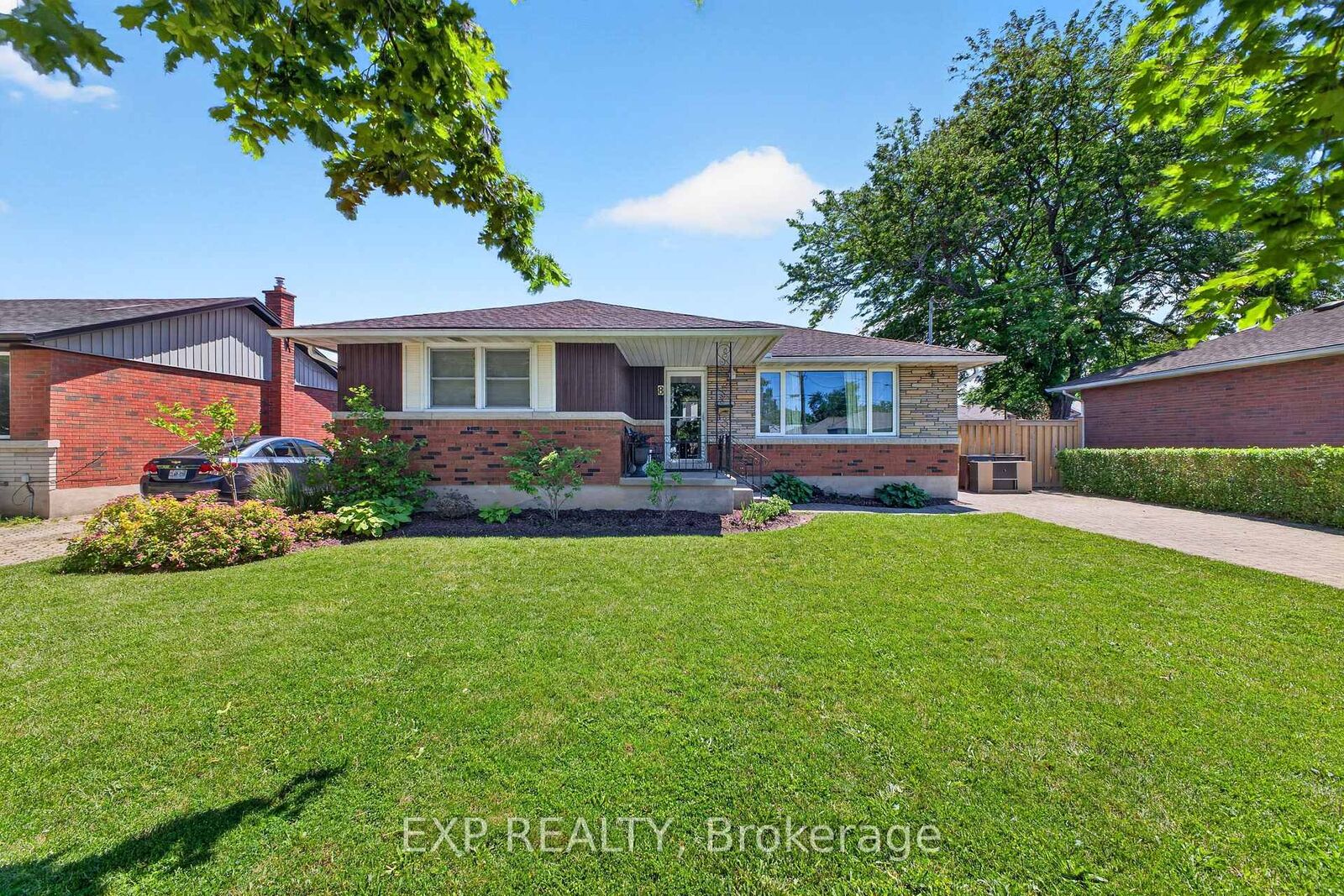 Property Photo:  8 Dunraven Avenue  ON L2M 6A7 