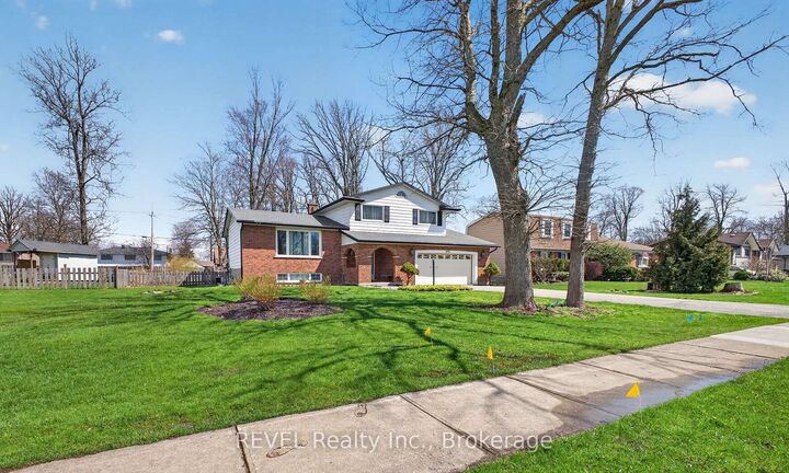Property Photo:  698 Daytona Drive  ON L2A 4Z6 