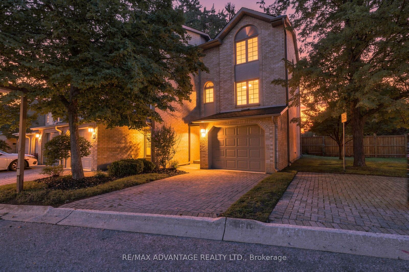 Property Photo:  1399 Commissioners Road W 1  ON N6K 4G9 