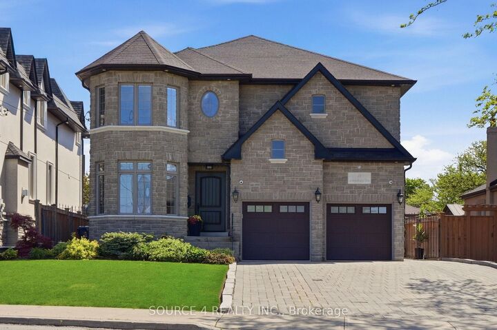 39 Amesbury Drive — photo 1
