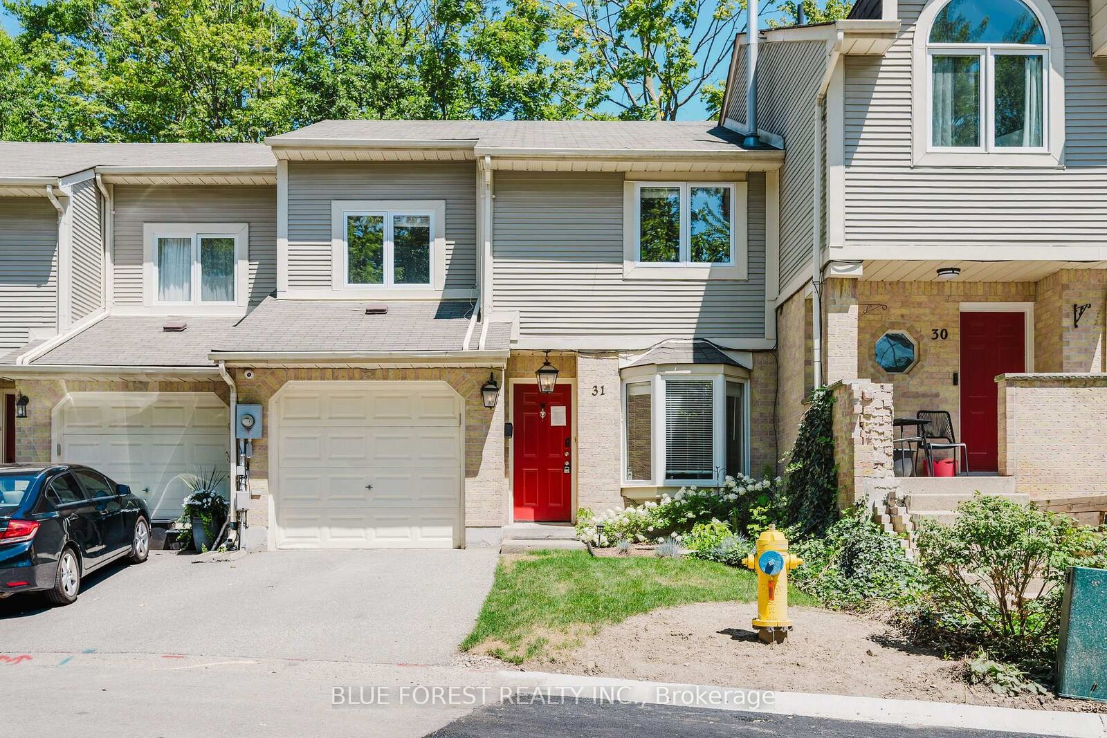 Property Photo: 9 Ailsa Place 31 ON N5Z 4Z6
