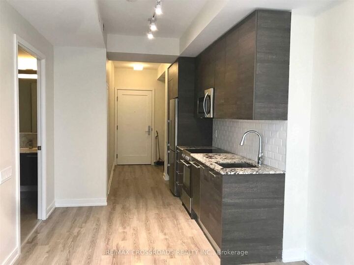 Property Photo: 28 Wellesley Street E 2006 ON M4Y 1G3