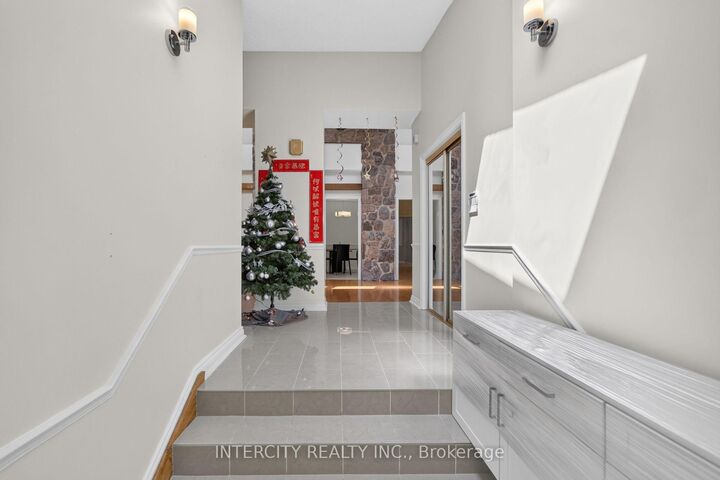 Property Photo: 10 East Drive E ON L6G 1A4