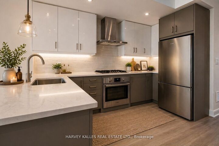 Property Photo:  9 Innes Avenue  ON M6E 0B2 